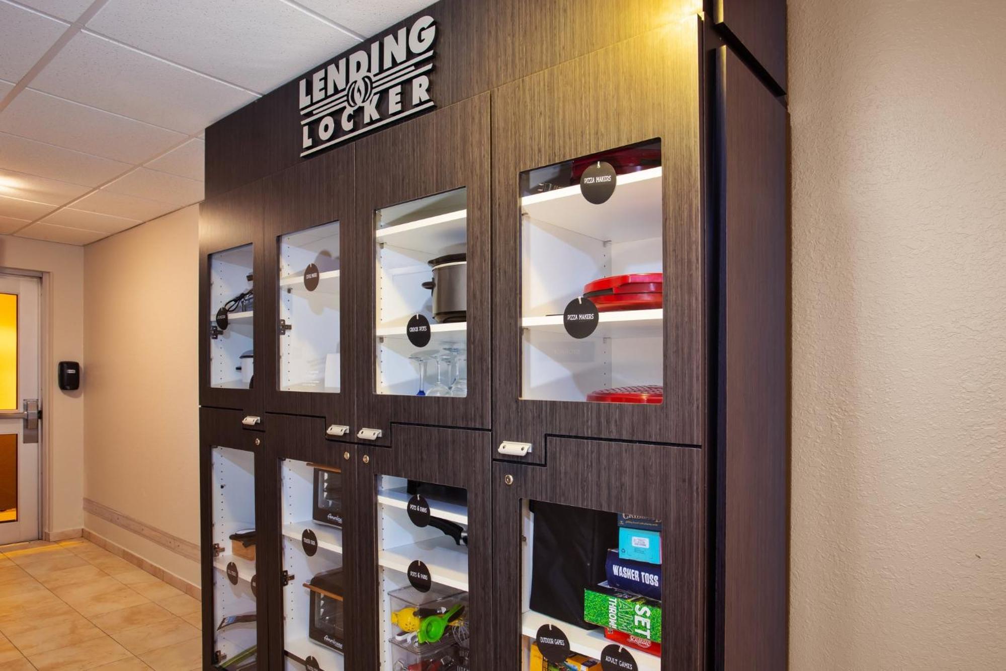 基诺沙烛木套房酒店 欢乐草原 外观 照片